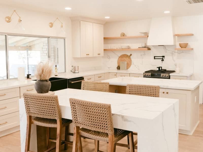 Flooring experts at Dixie Flooring Outlet
